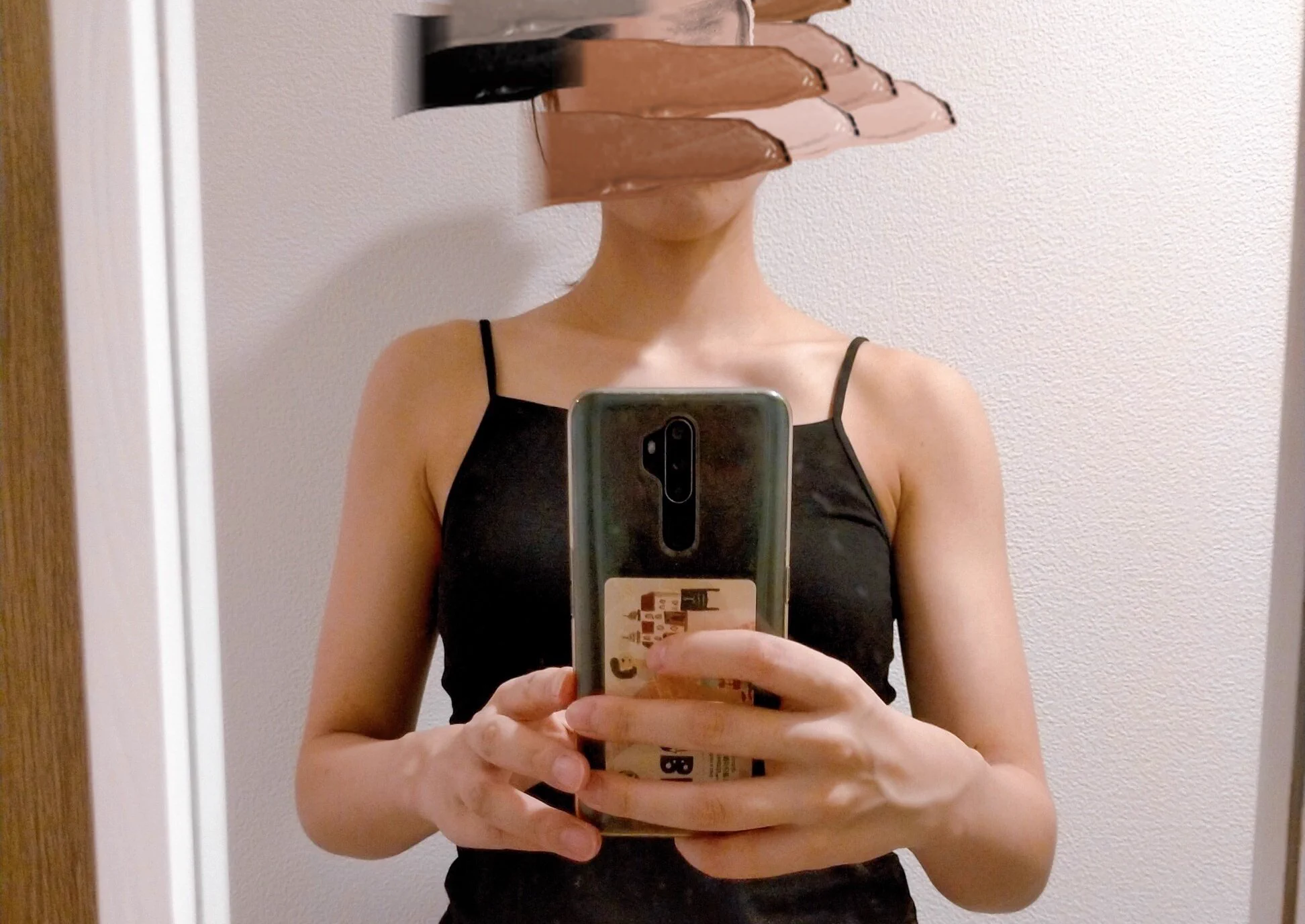 向かって右側がやった方、左側がやってない方。明らかに肩が下がってスッキリ見える…！
今まで自分の肩が上がってることにも気づかなかった😵
トレえみさんの体ほぐし系のはビックリするくらい効くし、シンプルにほぐすと気持ちいい。
巻き肩に悩んでる方は騙されたと思ってやってみてほしい…😳  