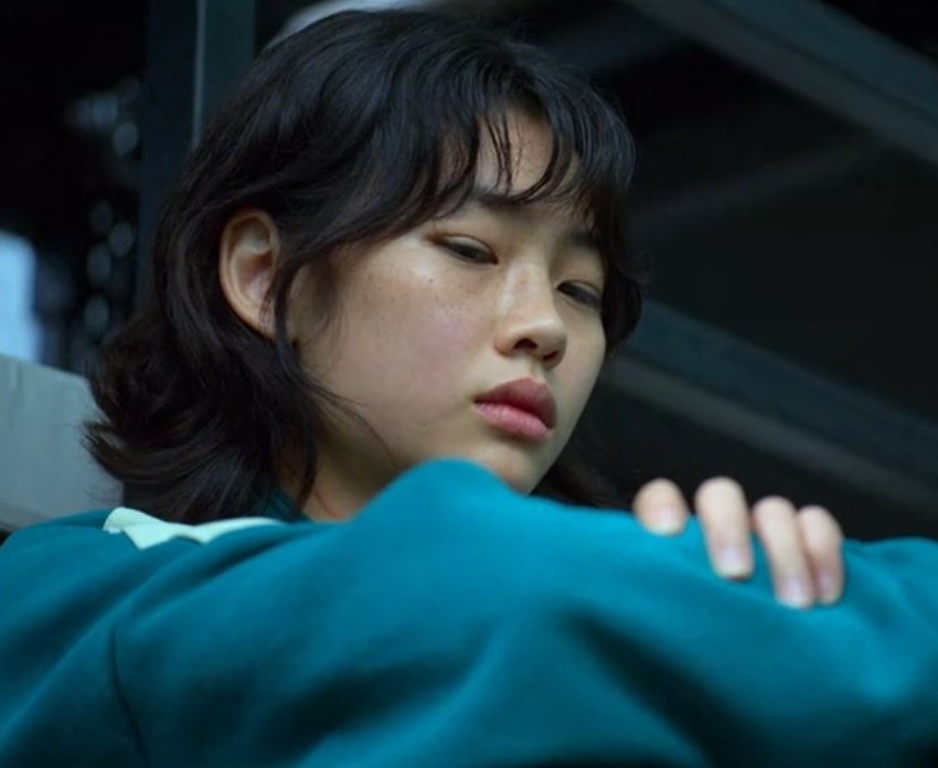 HoYeon Jung's Freckles In 'Squid Game' Are Iconic—Here's How To