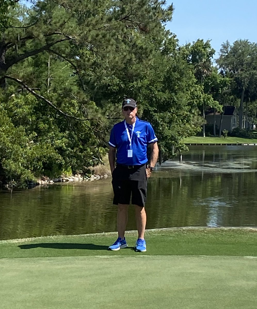 IslandersGolf's tweet photo. Wishing Coach Pat a very happy birthday! 🎉🎉💙💚🤙 #ShakasUp #IslanderFamily #AnotherYearWiser https://t.co/pHBfaWvJeT