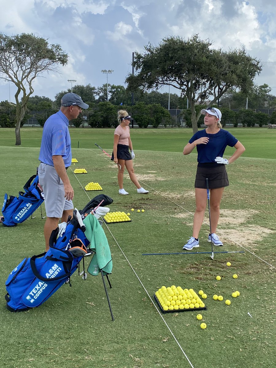 IslandersGolf's tweet photo. Wishing Coach Pat a very happy birthday! 🎉🎉💙💚🤙 #ShakasUp #IslanderFamily #AnotherYearWiser https://t.co/pHBfaWvJeT