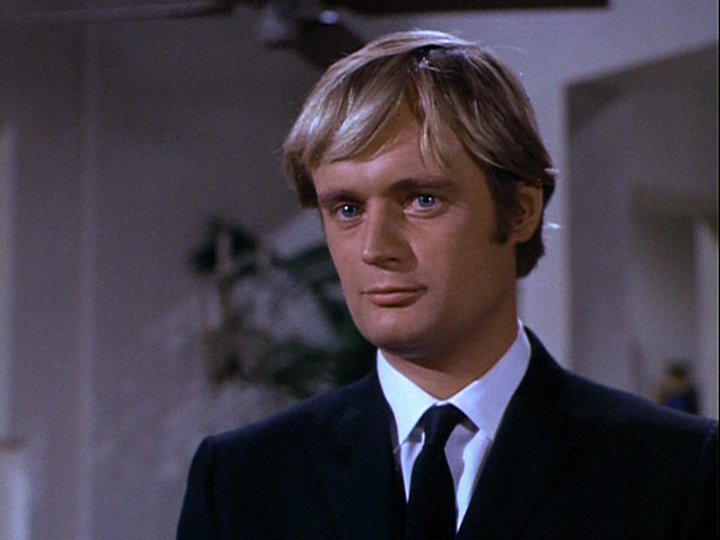 CelebMuseums's tweet photo. Happy 88th B'day to #DavidMccallum seen here as #IllyaKuryakin on The Man from UNCLE. #RobertVaughn portrayed #NapoleanSolo, a name suggested by #IanFleming. @007 @JB007News @JamesBondToday #JamesBond #TheManfromUNCLE @TheManfromUNCLE @TheManFromUnc1e @JBondPersuader https://t.co/UJ8HEnimqP