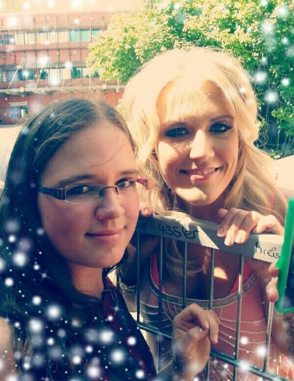 Been a fan for 10 years now. Can’t believe how time flies! I’m so grateful for having you by my side. 🙏🏼🥺
Today’s my 25th Birthday &amp; I can’t wait to celebrate our both birthdays next week 🇩🇰 
Love you millions <a href="/cascada_music/">Cascada</a> 💜🥂
📸: Fernsehgarten 2013 &amp; 2017 ✨#memories