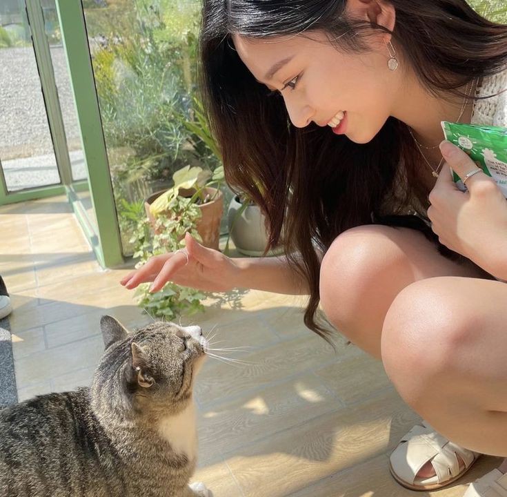 picsofminju's tweet image. She's so adorable &amp;lt;3🤍
#MINJU #민주