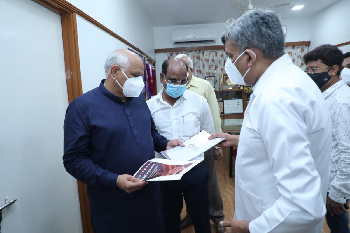 CMOGuj's tweet photo. CM Shri @Bhupendrapbjp visited ailing former Minister Shri @kaushikpatelbjp at the Ahmedabad Civil Hospital today and inquired about his health. https://t.co/roRJ1dzIh9