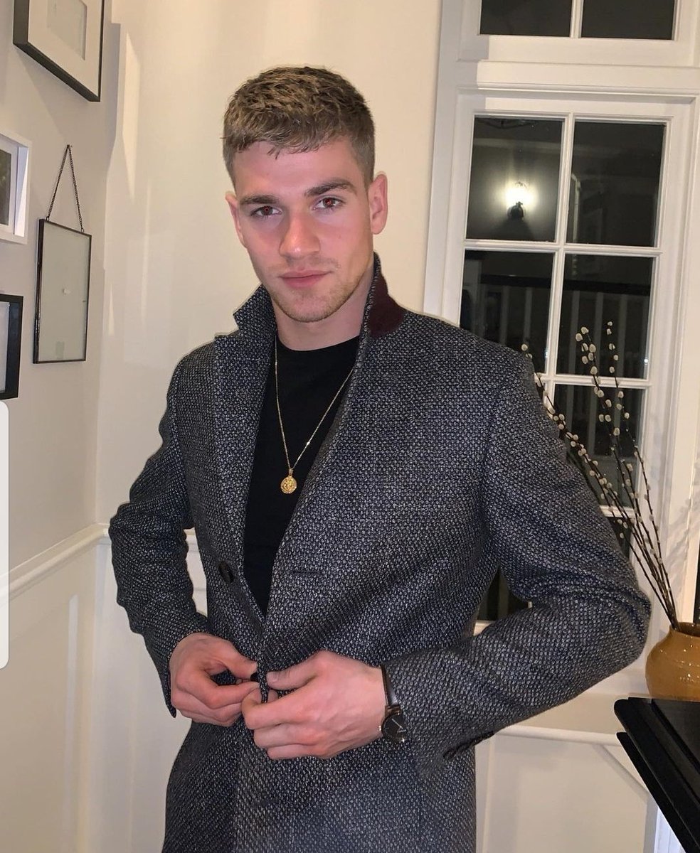 Unstoppable_Ron's tweet image. Full name: Ronald (Ron) Stoppable
About: Kim's partner and childhood best friend. Used to be cowardly,
 and socially awkward. Now he's more compitant and braver than he originally was, proving his merit. Ron worked his behind off to improve himself both mentally and physically..