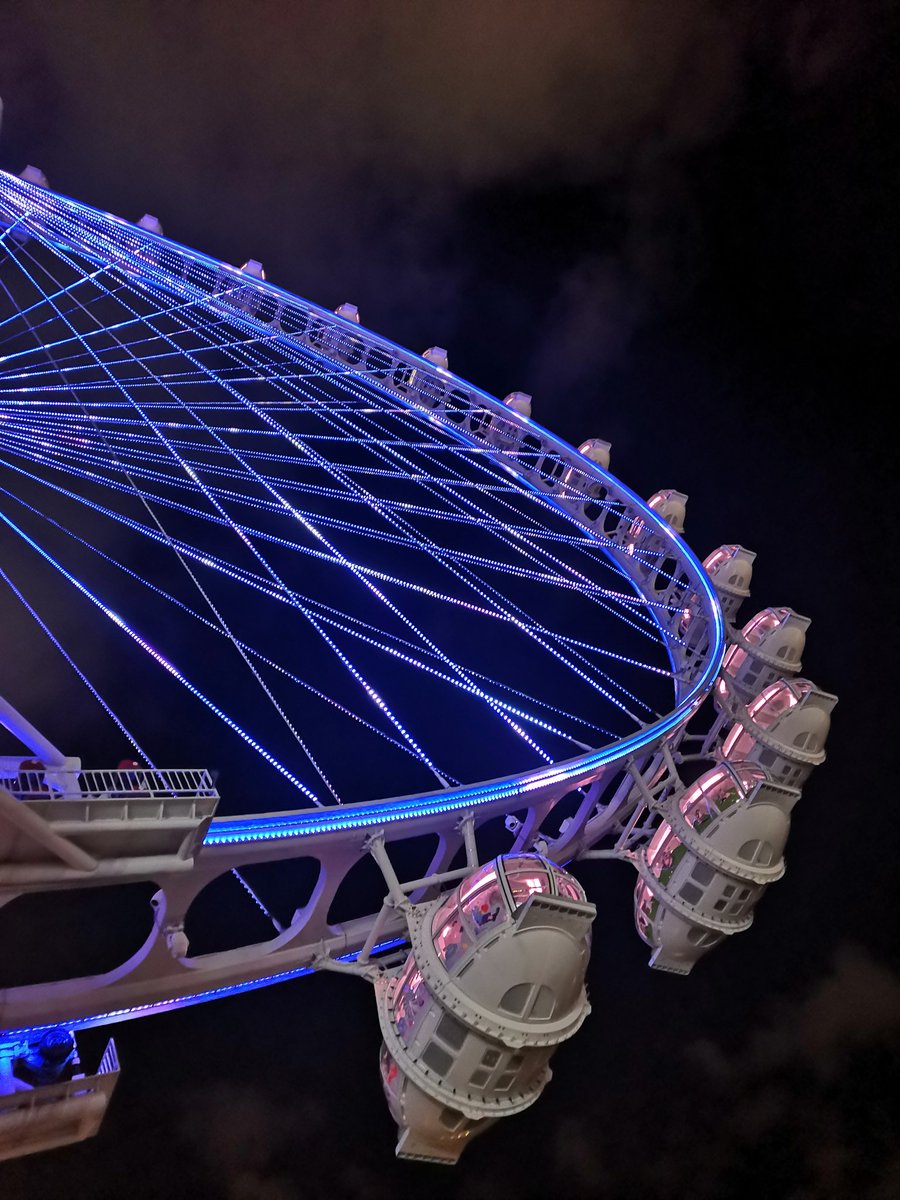 olinagong1's tweet photo. Ferris wheel https://t.co/xxguPEJ90S