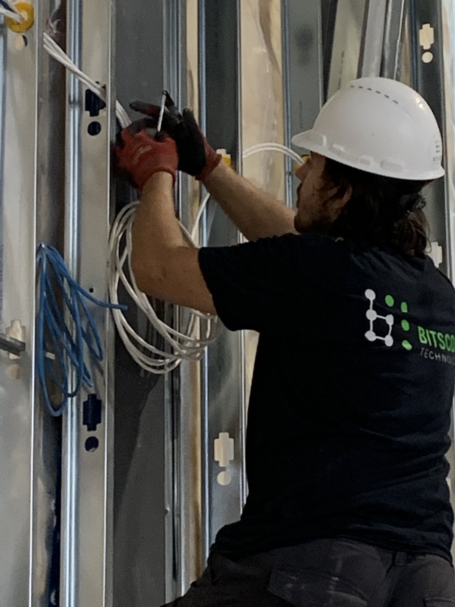 bitscoretech's tweet photo. From Cabling to Tech support.
Bitscore Support team #networkcabling #techsupport #techcompany #techinnovation https://t.co/lkxR6pH0Zd