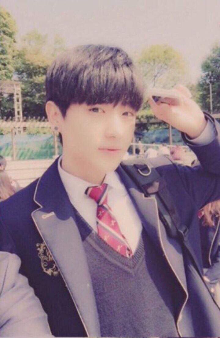lekoi913's tweet photo. 편입해온 나에게 모두들 친절히 대해줘서 고마웠어. 다들 행복하자. https://t.co/U0fWQspMmW