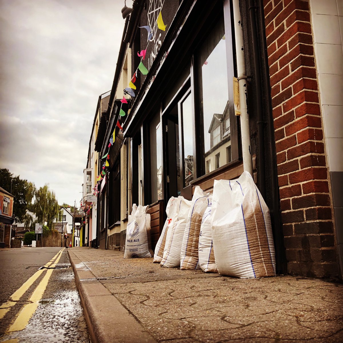 Opening in Usk next Friday pm. We are open for walk-ins. 2 new beers on tap and a range of pizzas!! Apologies on the delay