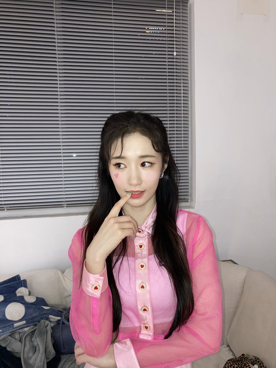 THE PINK OUTFITS!
