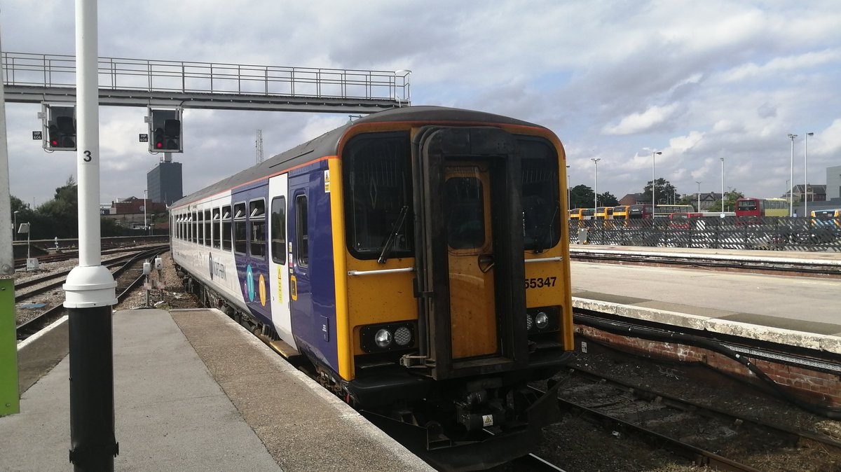 SamHoll23372446's tweet image. @northernassist Class 155, 155347, &amp;amp; Class 153, 153307, are seen arriving at Hull Railway Station working 2R13 York to Bridlington on Saturday 18th September 2021 #Class153 #Class155 #Hull