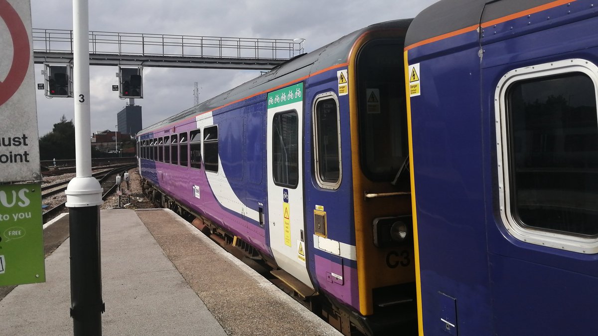 SamHoll23372446's tweet image. @northernassist Class 155, 155347, &amp;amp; Class 153, 153307, are seen arriving at Hull Railway Station working 2R13 York to Bridlington on Saturday 18th September 2021 #Class153 #Class155 #Hull