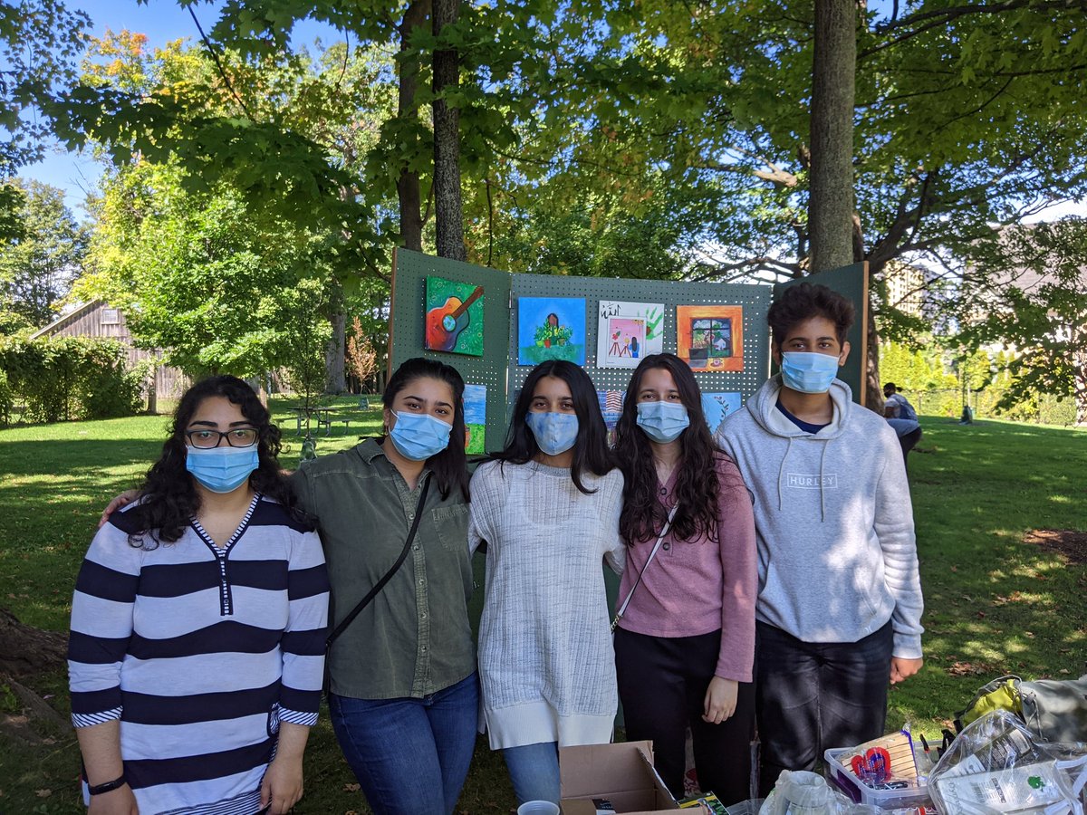 hla_kgo's tweet image. Thank you Scarborough Village Community Garden and Community Arts Guild for organizing the Harvest Festival. Our iFEED project was a huge success thanks to the youth artists, volunteers and supporters! 
#culturalhotspot @culture_to @CommArtsGuild #ShowLoveTO