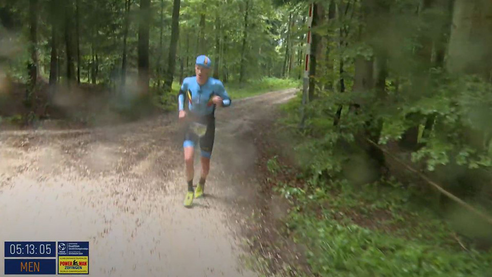 Seppe Odeyn kroont zich in Zwitserland tot wereldkampioen duatlon. Hij wint in kletsnatte omstandigheden 🏃🏼🚴🏼‍♂️🏃🏼

sporza.be/nl/artikels/se…