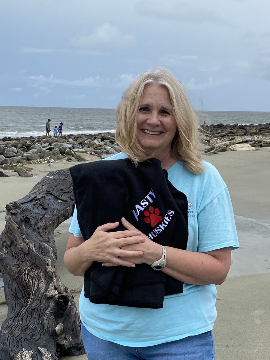 The Hasty blanket made it to Driftwood Beach on Jekyll Island.#hastyletthedogsout #ontopoftheworld <a href="/SandiHarrison22/">Sandi Price Harrison</a> <a href="/MRegan0123/">Dr. Rosario-Regan</a> <a href="/Beth_Coryell/">Beth Coryell</a> <a href="/Hasty_Huskies/">Hasty Fine Arts Acad</a>