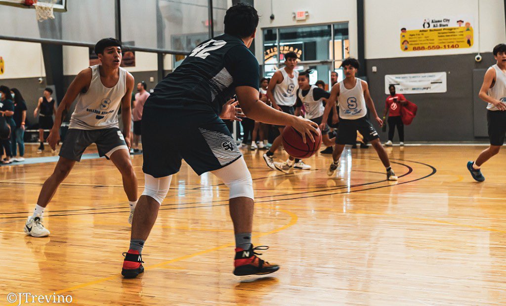 Great weekend for <a href="/SV_Hoops/">SV Basketball</a>. 3-0 against some good matchups at Alamo City Hoops. Next up <a href="/TexasHoopsGASO/">TexasHoops/GASO 🔗</a> @Zayy34den <a href="/Trevino1031/">Tyler</a>