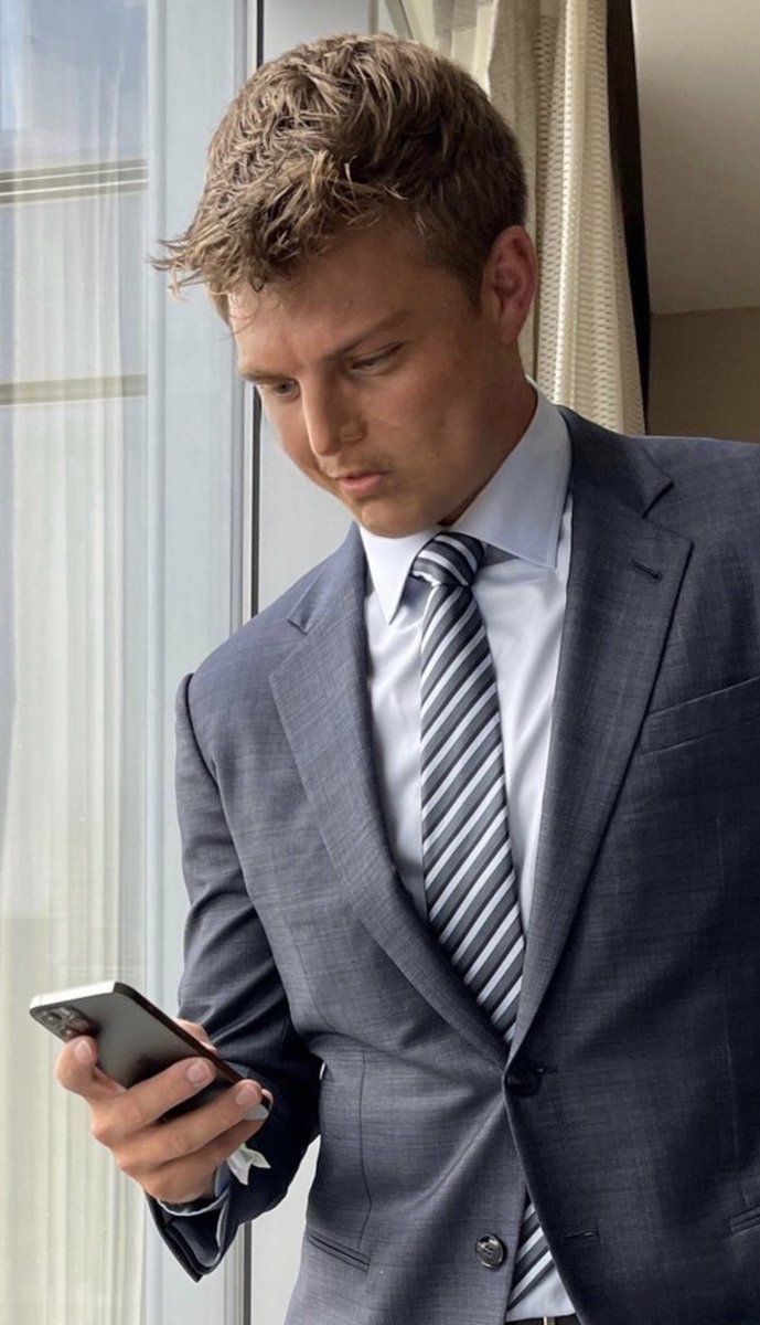 barstoolsports tweet picture