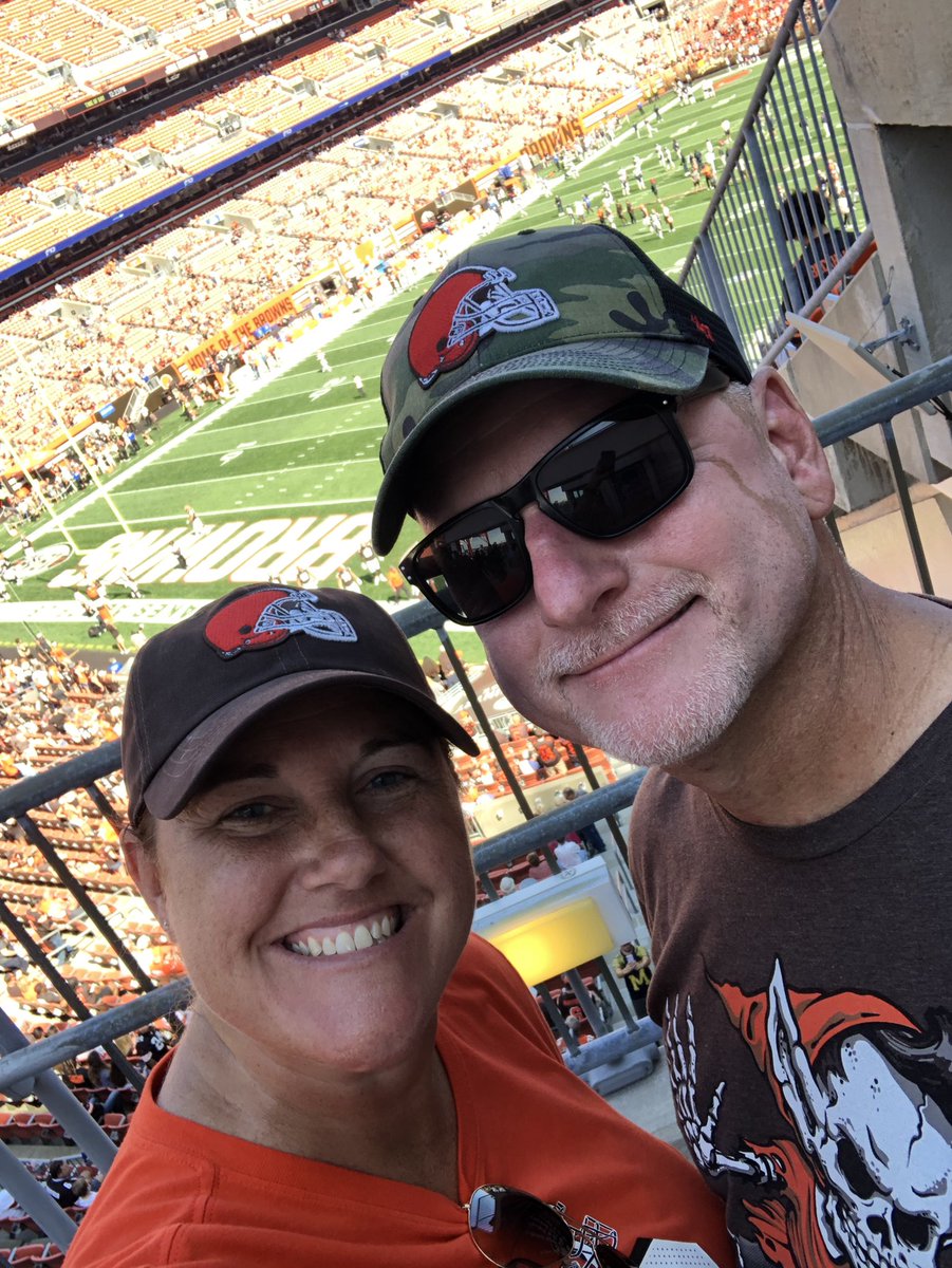 bambiberger's tweet photo. #HOUvsCLE  Let’s go Browns!!!!! https://t.co/VbSoTLxF4b