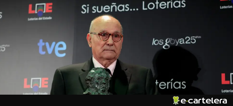 ecartelera's tweet photo. Ha muerto a los 86 años Mario Camus, director de #LosSantosInocentes, #LaColmena, #AlPonerseElSol y #Adosados https://t.co/BUSQnHP74H https://t.co/TcJeTgFGfs