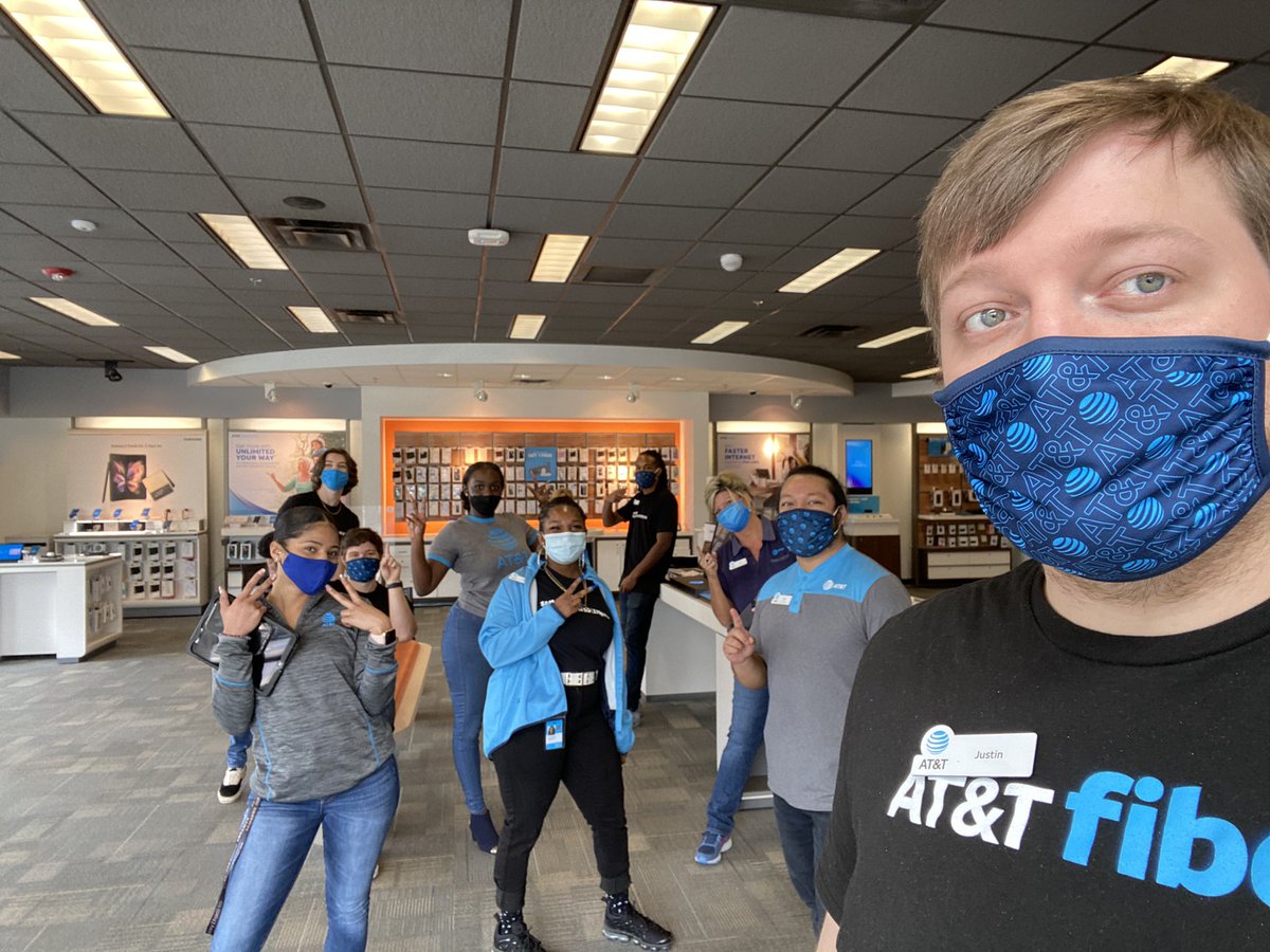 ⛽️Gastonia ready to rock out with Signature. Oh BTW <a href="/AlexandriacW/">Alexandria W.</a> has 4 FirstNet and No Twitter Will with 2 FirstNet. Hey <a href="/TheDakotaAaron/">Dakota</a> let’s get Will on Twitter!!