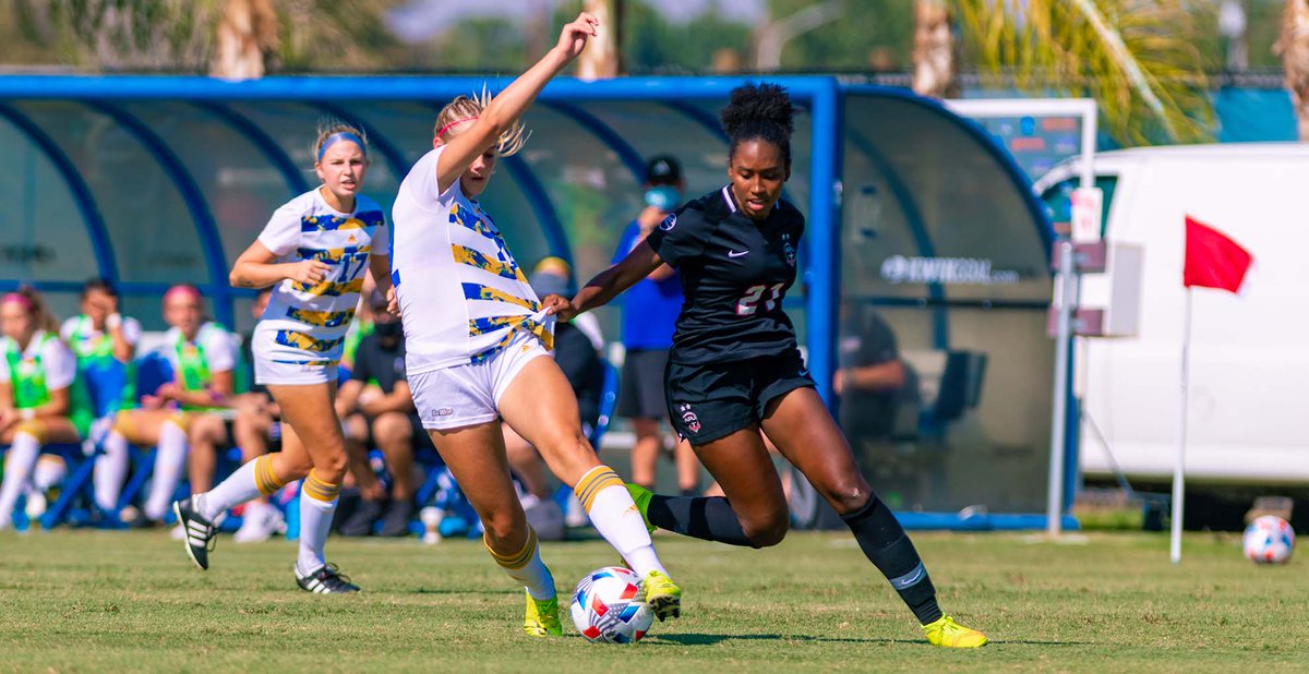 csub_wsoccer's tweet photo. Final | Bakersfield wins! The Roadrunners capitalized on opportunities and took control of the match in the 84th minute to wrap non-conference on a high note.

Ingrassia | 1 goal
Burrell | 10 saves (career-high)
#RunnersOnTheRise https://t.co/f2c8oYqcEu