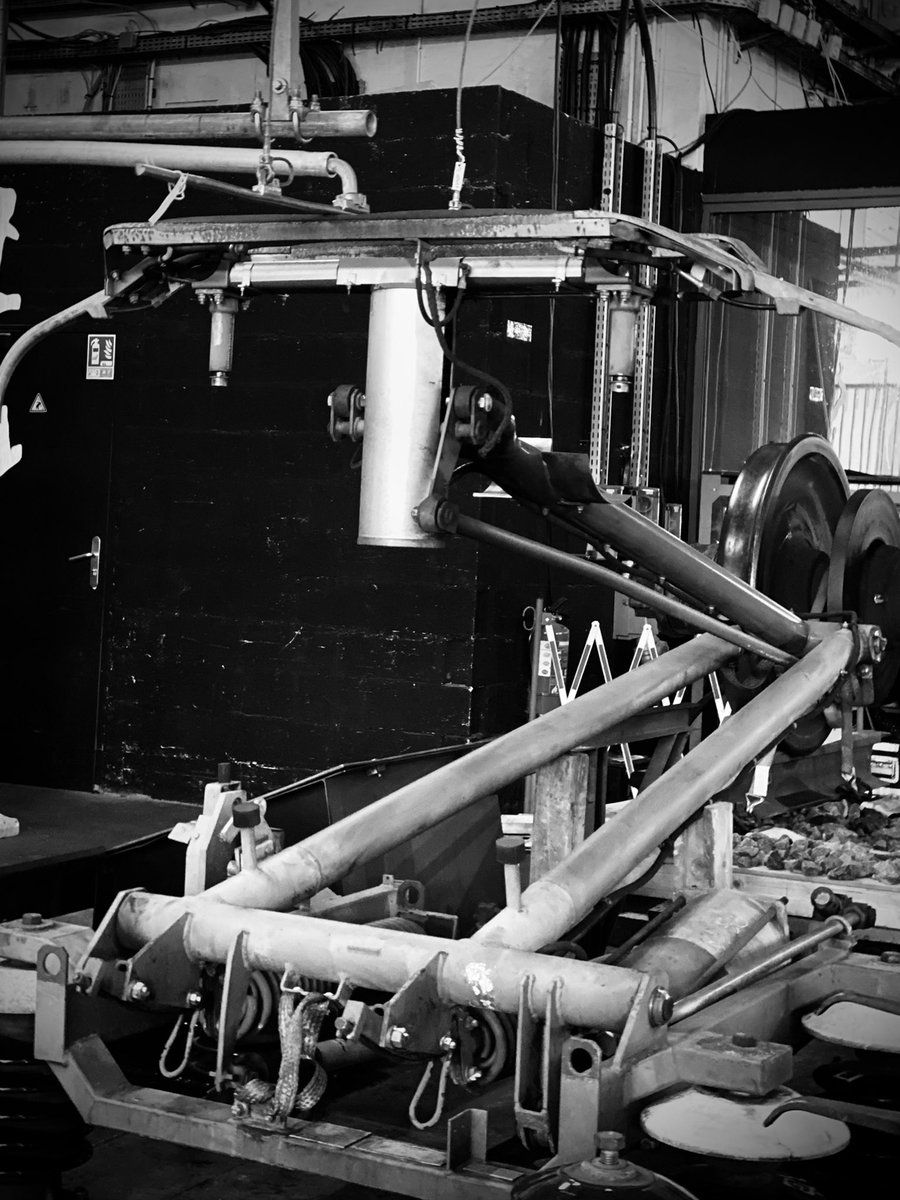 axltra's tweet photo. Les #JEP2021 a #groundcontrol #garedelyon c’est encore pour qq heures. Y découvrir le #tgvM , les projets @ConnectGares  et faire un petit excès de vitesse sur le simulateur ❤️ #SNCF https://t.co/lJQ1tN6vVU