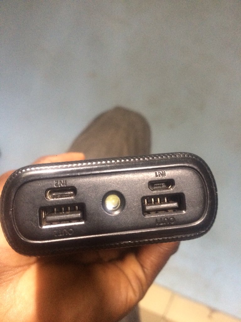 joseph_maxwill's tweet image. Oraimo has the most worst power bank on earth 🌏... this one nor even take 3 month e don spoil... Useless company chai my 9500 just waste like that inside this buhari season... mogbe @OraimoMate