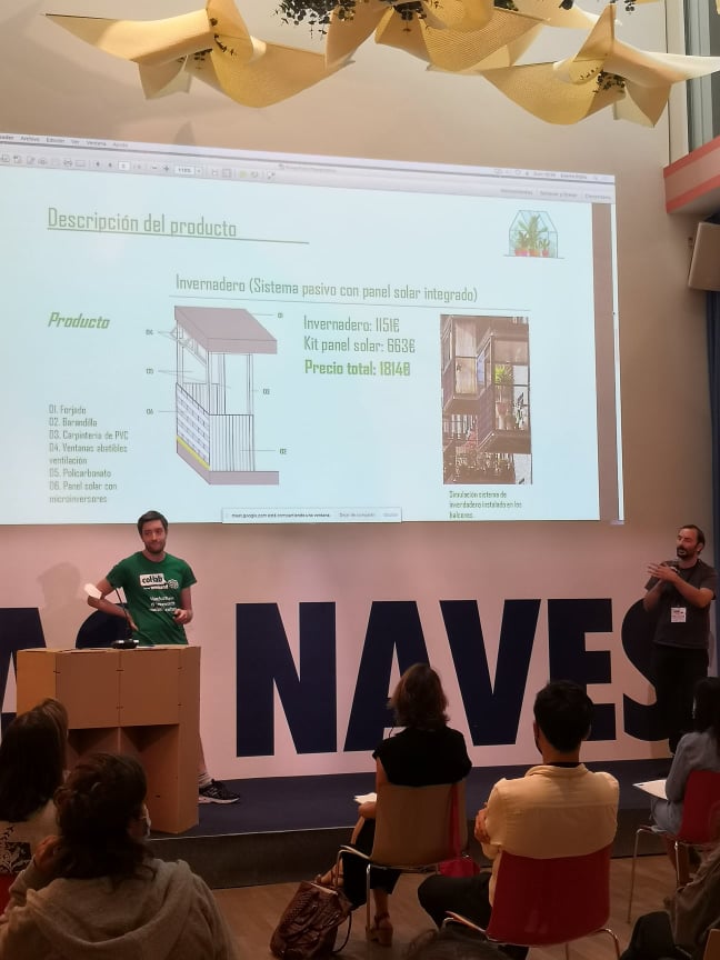 LasNavesCOLLAB's tweet photo. COL·LAB WEEKEND☀️🌱✅ El Balcón Verde: Promou l'eficiència energètica d'edificis i habitatges, amb un sistema integrat de panells solars i hivernacles, que permet reduir el consum, calefacció, refrigeració i emissions de C02
#pitch #hackathon #collabWeekend #CW21 @LasNavesINN https://t.co/kDihP5dQMy