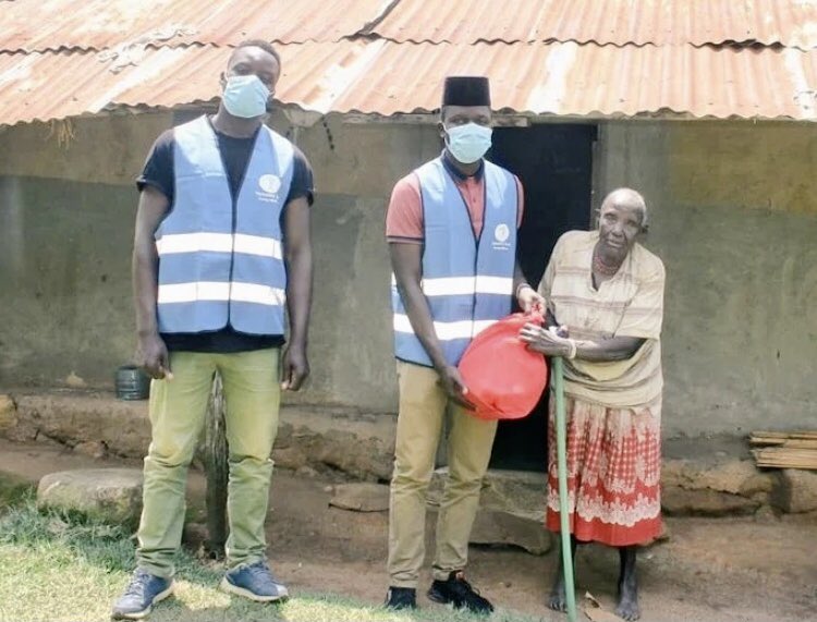 HFI1995's tweet photo. Many families in #Kenya are being assisted with #food rations by @HumanityFirstKE in regions near Lake Victoria and the borders with #Uganda and #Tanzania https://t.co/nNbXMWem8B