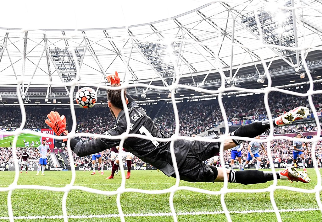brfootball's tweet photo. David de Gea. CLUTCH. https://t.co/1A2yPZUWTP