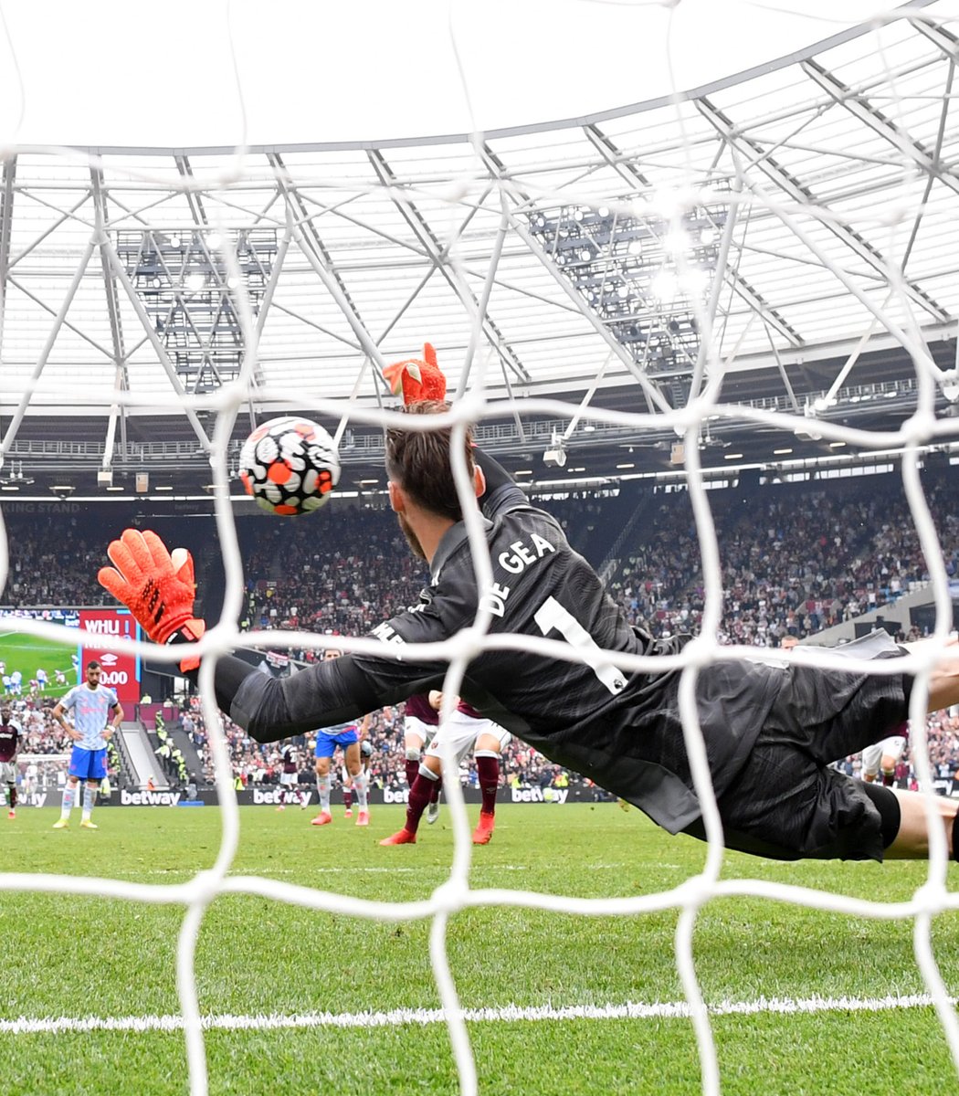 ManUtd_ID's tweet photo. Jantung dag dig dug di momen ini 🥵😅

@D_DeGea memang 🔝

#MUFC #WHUMUN https://t.co/uTeNfcMAbq