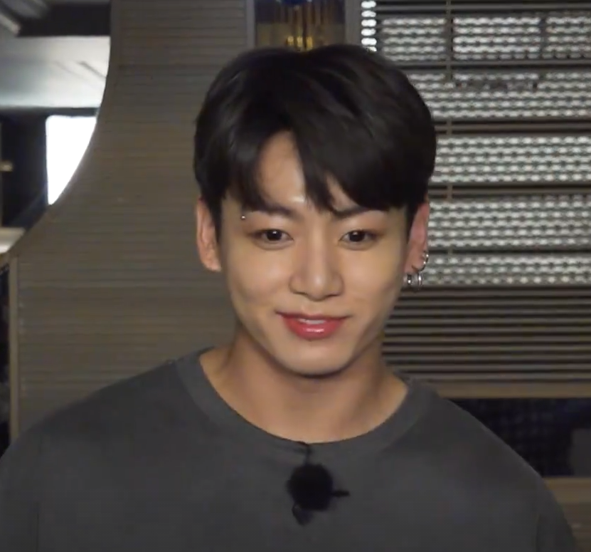 wtchydrknss's tweet photo. #ComfortForBangtan #comfortforbts
Look at this handsome guy! https://t.co/G6iI2zdZif