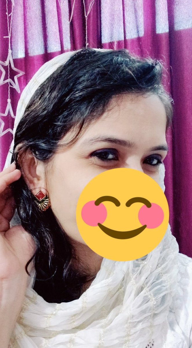 meta_morphopsia's tweet image. Does this count as jhumka🙈

#JhumkaTwitter