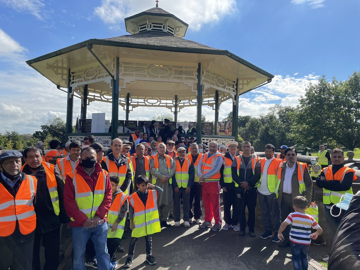 Thank you to all our guests who attended the @charitywalk_uk in #Huddersfield today. Special thanks to <a href="/jonhammondtweet/">Jon Hammond DL</a> and <a href="/KirkleesMayor/">Mayor of Kirklees 2025-26</a> who were very generous with their time <a href="/LutfRehman/">Lutf Rehman</a> <a href="/Sadaqat88288154/">Sadaqat</a> <a href="/mirza_saleh/">Mirza Usama Saleh</a> <a href="/Irfan_Mirza302/">Irfan Mirza</a> <a href="/kamransyed77/">Kamran Syed</a> <a href="/BatleyMan/">Batley man</a> <a href="/GLaneFMN/">Georgia Lane</a> <a href="/AMEA_UK/">Ahmadiyya Muslim Elders UK</a>