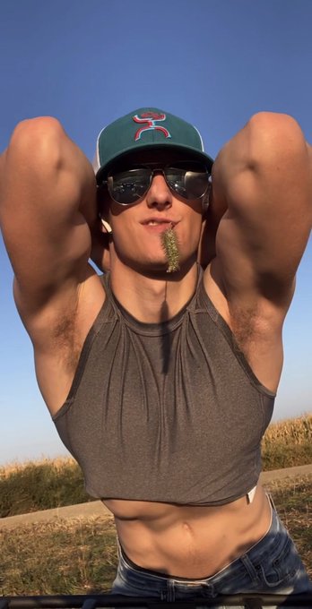 Only RT if you like Armpits 😉 https://t.co/fqylCPX4Qx