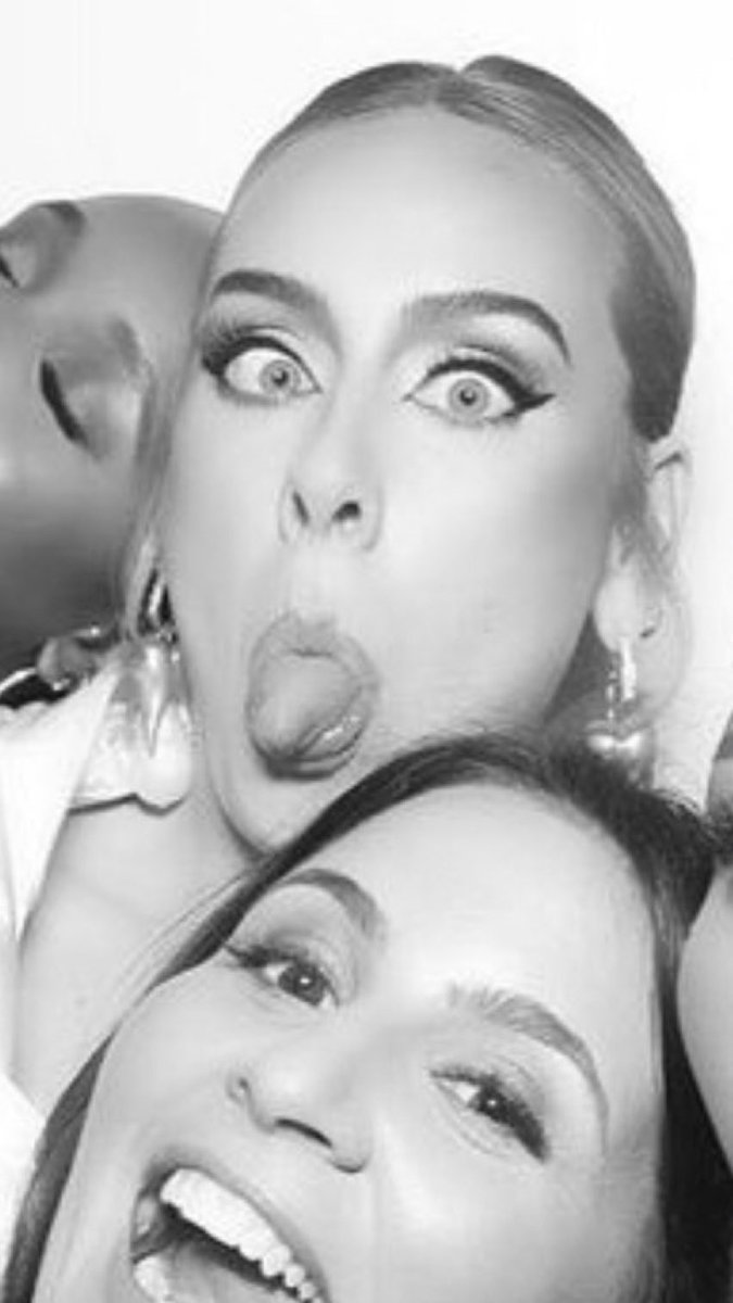 THEESTANWAR's tweet image. Adele:                                   Also Adele: