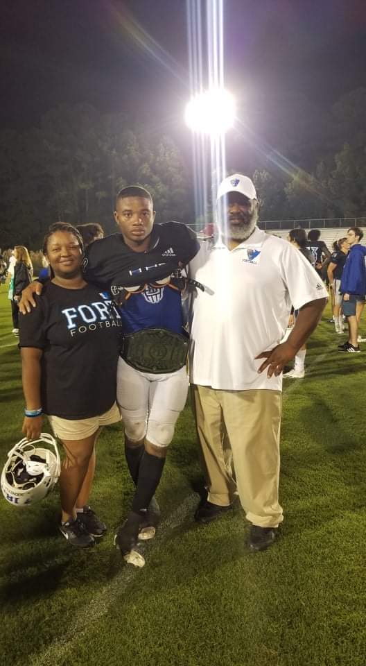 delfonte74's tweet photo. Keep sleeping on this kid if u you want. Proving he is a lock down corner. Keep watching as @Rayshawn0204 shows you he is one of the top cornerbacks in the state!!! Believe tht @HighSchoolBlitz @RichieAltman @SC_HS_FB @FDpatriots https://t.co/4G8ZXy7jB4