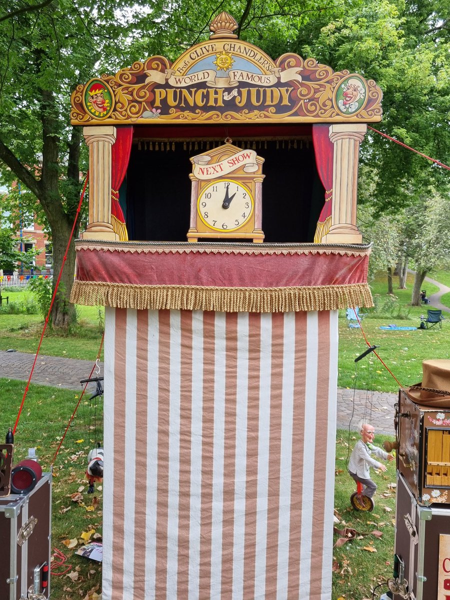 Caitlin_Akers's tweet photo. Fun little family day on Winkley Square in Preston today @LancsEncounter absolutely loved the Punch and Judy show (it was very un pc and brilliant 🐊) https://t.co/D0YVmCNbQy