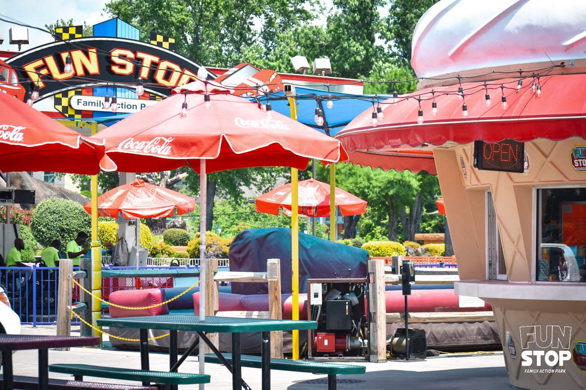 FunStopTN's tweet image. Enjoy a day full of family fun and treat yourself to a delicious ice cream cone or root beer float from our refreshment stop! 🍦

Prices &amp;amp; Deals: funstoptn.com
Open Daily 10am - 11:30pm (Summer hours)

#funstop #family #action #park #gokarts #kidrides #slingshot #zi ...