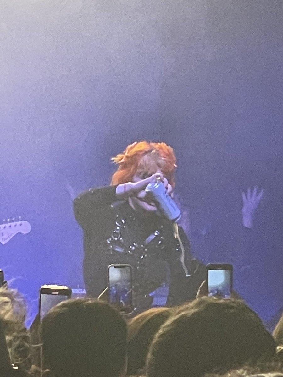 ibakeforaliving's tweet photo. @GROUPLOVE Shoey, Shoey, Shoey…#grouplove #thisisthis -#harrisburgpa @The_Grouplovers https://t.co/5JmQpJHOVj