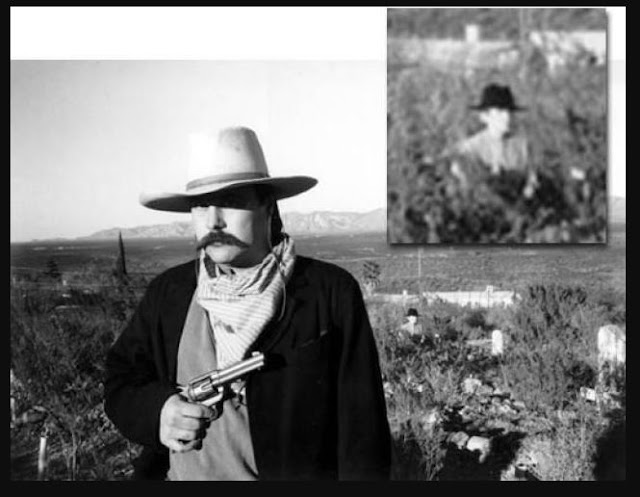 Another well known spooky photo, which was taken in 1996 in Boothill cemetery in Tombstone, Arizona - quite creepy!
mysticaltimes.blogspot.com/2020/06/spooky…
#spooky #SpookySunday #creepy #Arizona #Weird