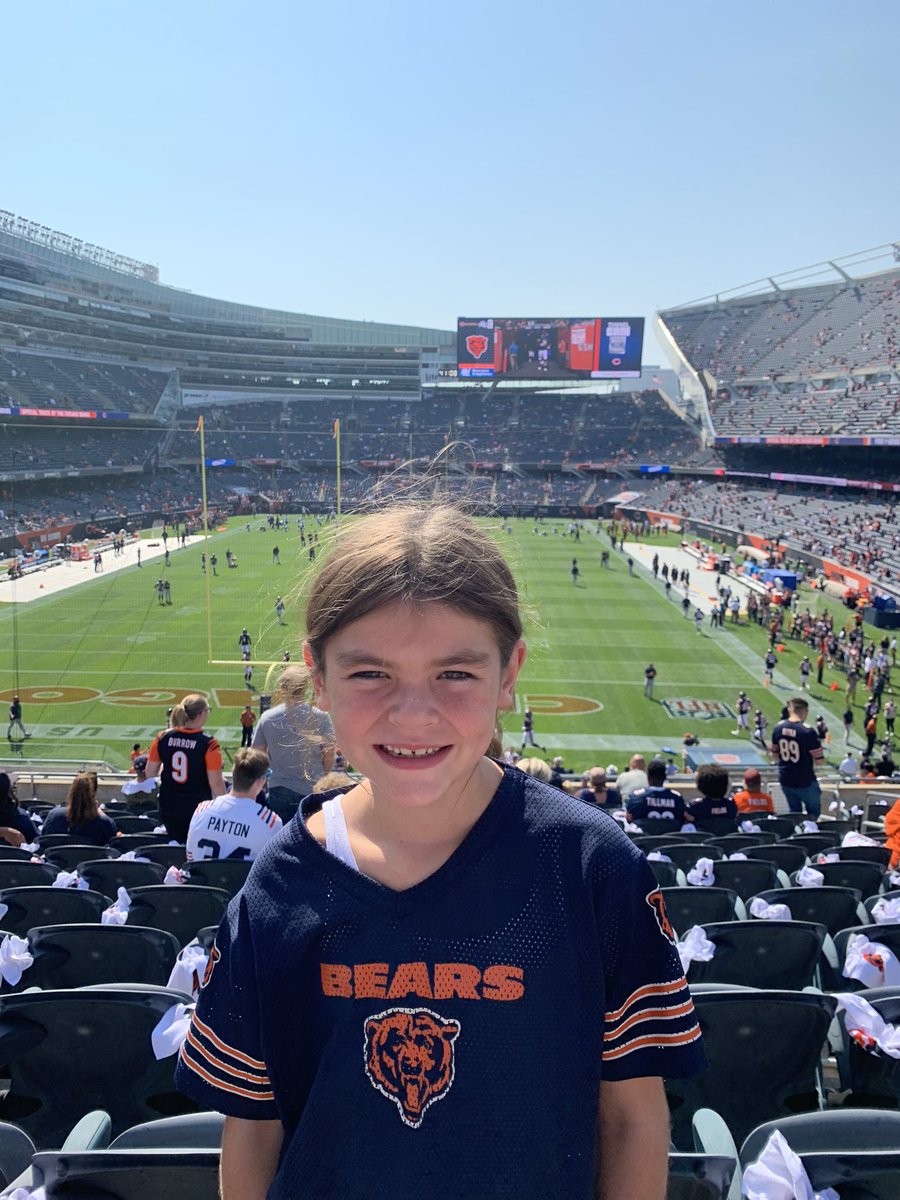 drkevinbrussell's tweet photo. Today is Harper’s first Bears game. Awesome weather and let’s hope for a Bears win! #dg58pride #gobears #bearsgame https://t.co/M80KKtbNY2