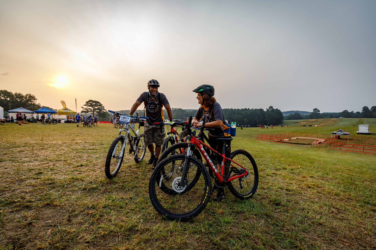 mooreshots's tweet photo. Spent last weekend up at beautiful #KingstonDowns with the great folks from Georgia Cycling. What a fantastic time watching these kids compete. #cycling #georgia #bicycles #trail #riding #sport #mountain #biking #team #photography #atlantaphotographer #canon #mooreshots https://t.co/xSiWVEZrbG