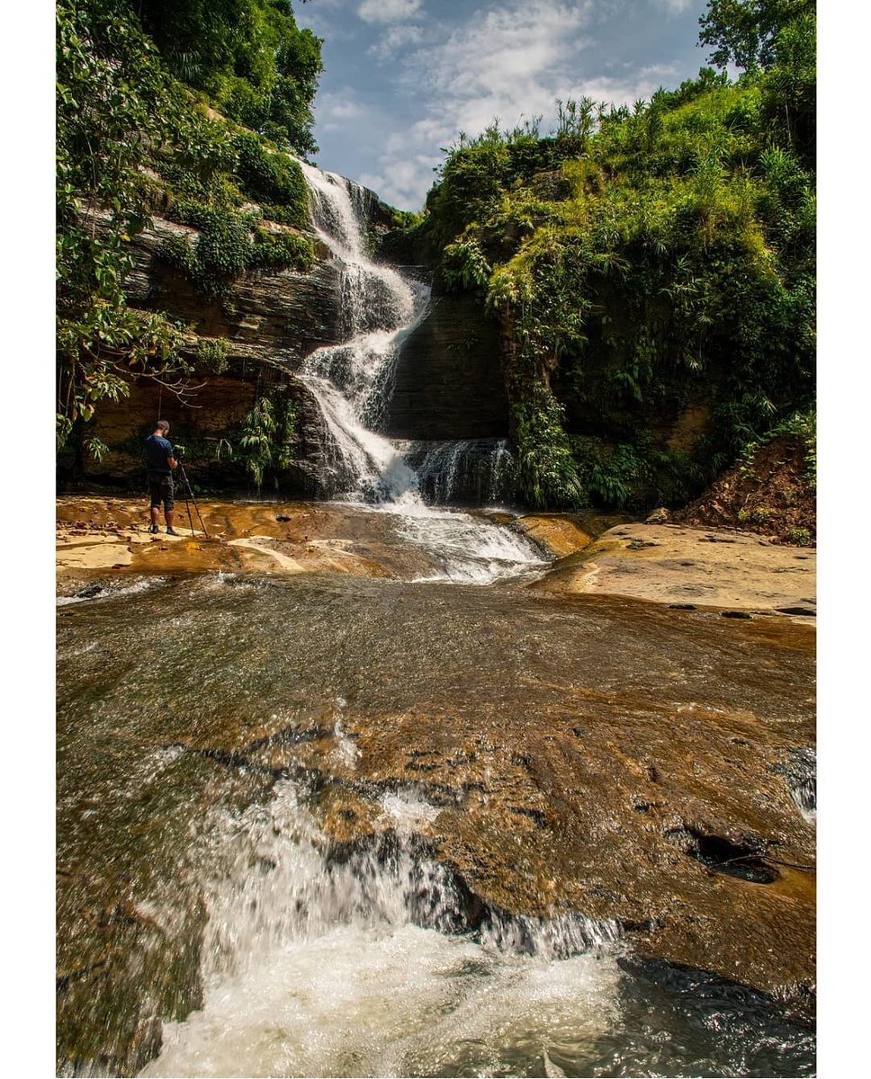 Setlak lui, Mizoram.
.
.
Pic credit 📷 @bigsam_gallery
.
.
.
#setlaklui #lui #river #travel #mizoram #mizoraminsta #northeastIndia #water #stream #naturalriver