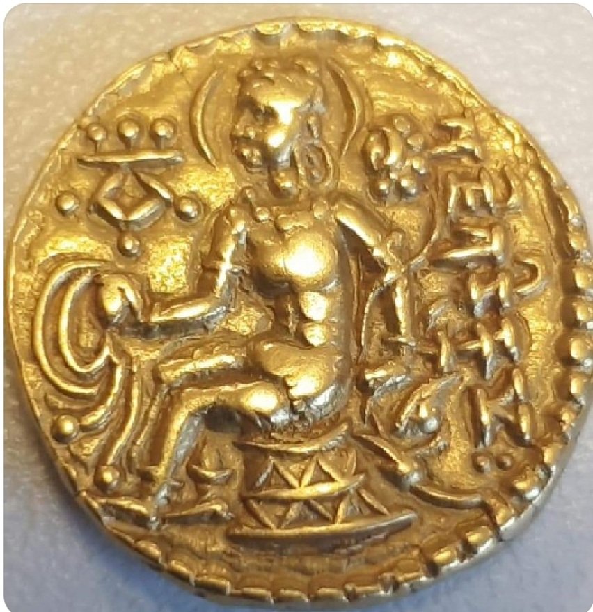 nandinisgTOI's tweet image. A Gupta era gold coin from 5th century CE and a company painting dating to around 1825. What&apos;s common to both? The humble bamboo stool or Mora, still a staple in many Indian homes. Did anyone say the past lies dead and gone? #funwithhistory #theguptaempiretrilogy