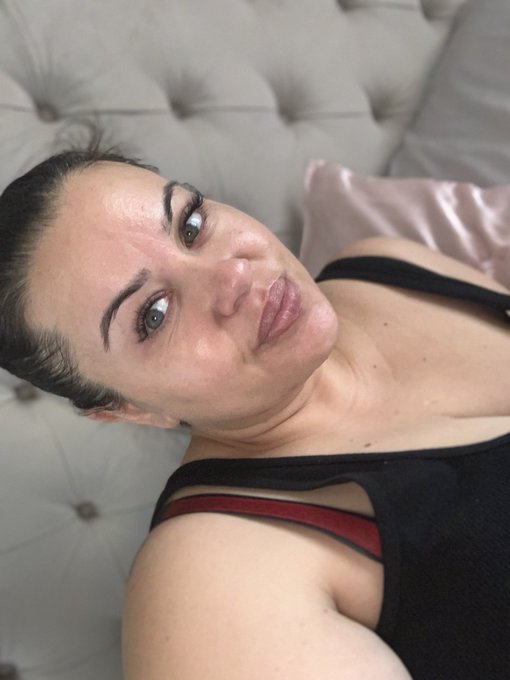 Fresh lashes always makes me so happy. https://t.co/XPu9sLYNvP