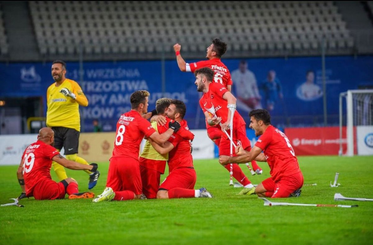 İşte Türkiye'nin gerçek Şampiyonları, gerçek #AMilliFutbolTakımı
TEBRİKLER #BizimÇocuklar

✅10-0, Gürcistan
✅11-0, İtalya
✅4-0, İrlanda
✅5-2, Rusya
✅6-0, İspanya