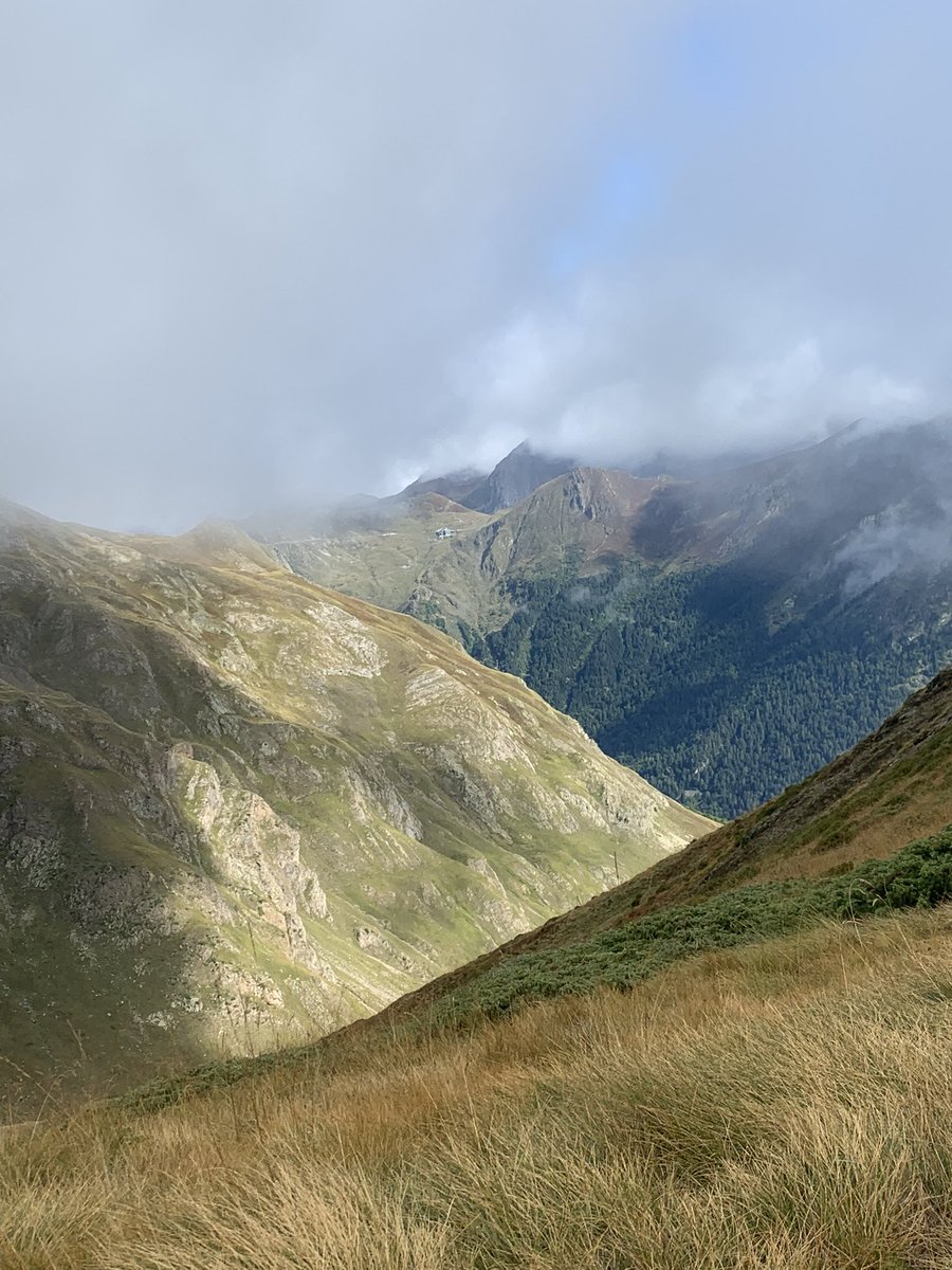 corinne_crabe's tweet image. Les plus beaux sommets en #ossau #pyrenees au pied de la voie nórmale pic de #pombie et pic #saoubiste en boucle depuis le caillou de Soques #automne