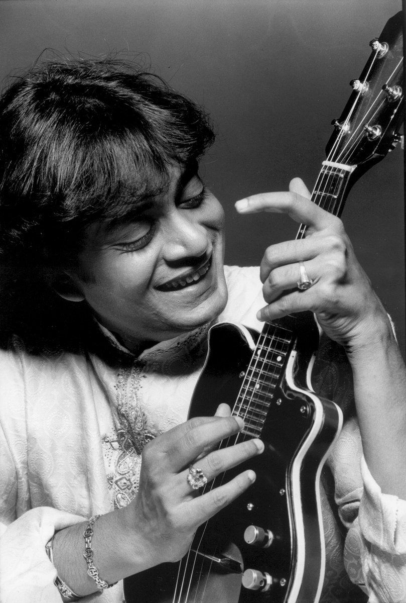 abstractlogix's tweet photo. https://t.co/hHIxVUo3Vd
Remembering our dear friend, the greatest Mandolin Shrinivas today on his anniversary. Listen to his last studio album, Chingari.
@RanjitBarot @EtienneMBAPPE #ushrinivas #abstractlogix
Feb 28, 1969 - Sep 19, 2014
You are forever in our hearts 🙏 https://t.co/gzsfWrdVIt