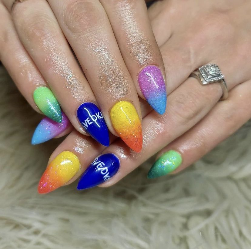 Grab your besties, we’re getting manicures 💅 

Tag us in your next girls night to be featured. #nailfie